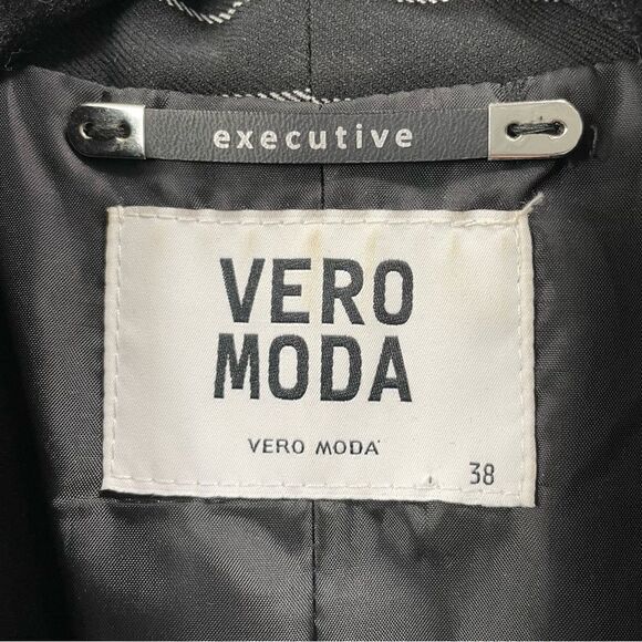 𝅺[4] Vera Moda Black & White Pinstriped Structured Blazer Women’s Career Wear - Picture 9 of 13